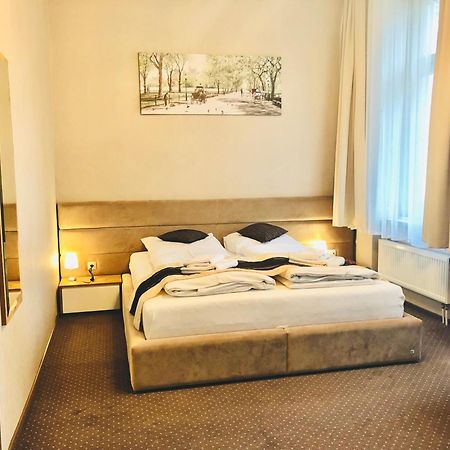 Park Hotel Dobrodzien エクステリア 写真